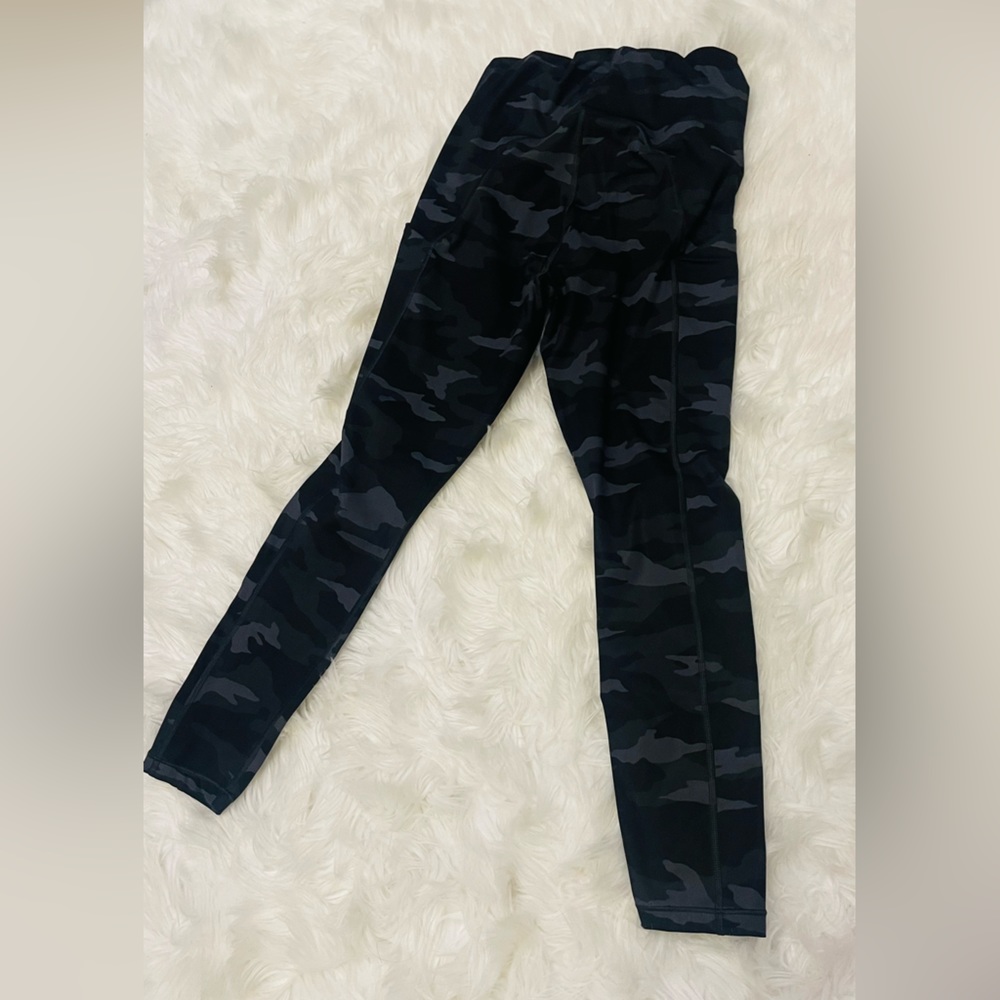 Athleta stash 7/8 tights with pockets